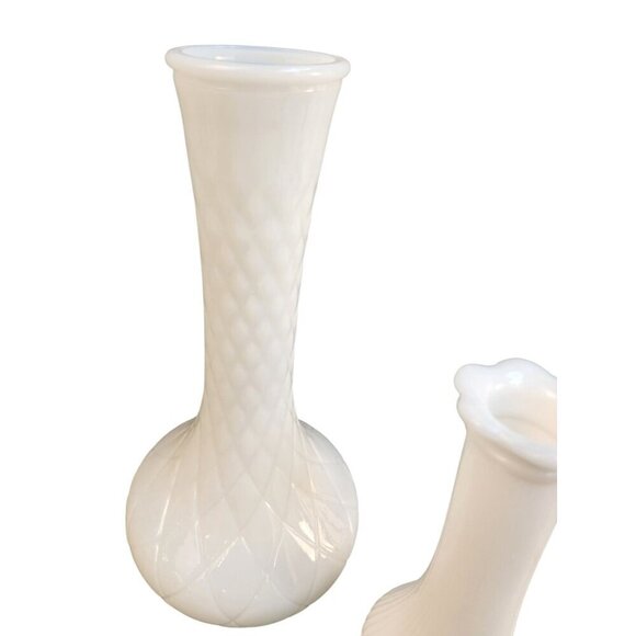 White Milk Glass Bud Vases Set Of 2 With Ribbed & Diamond Pattern Design Vintage - Picture 4 of 13